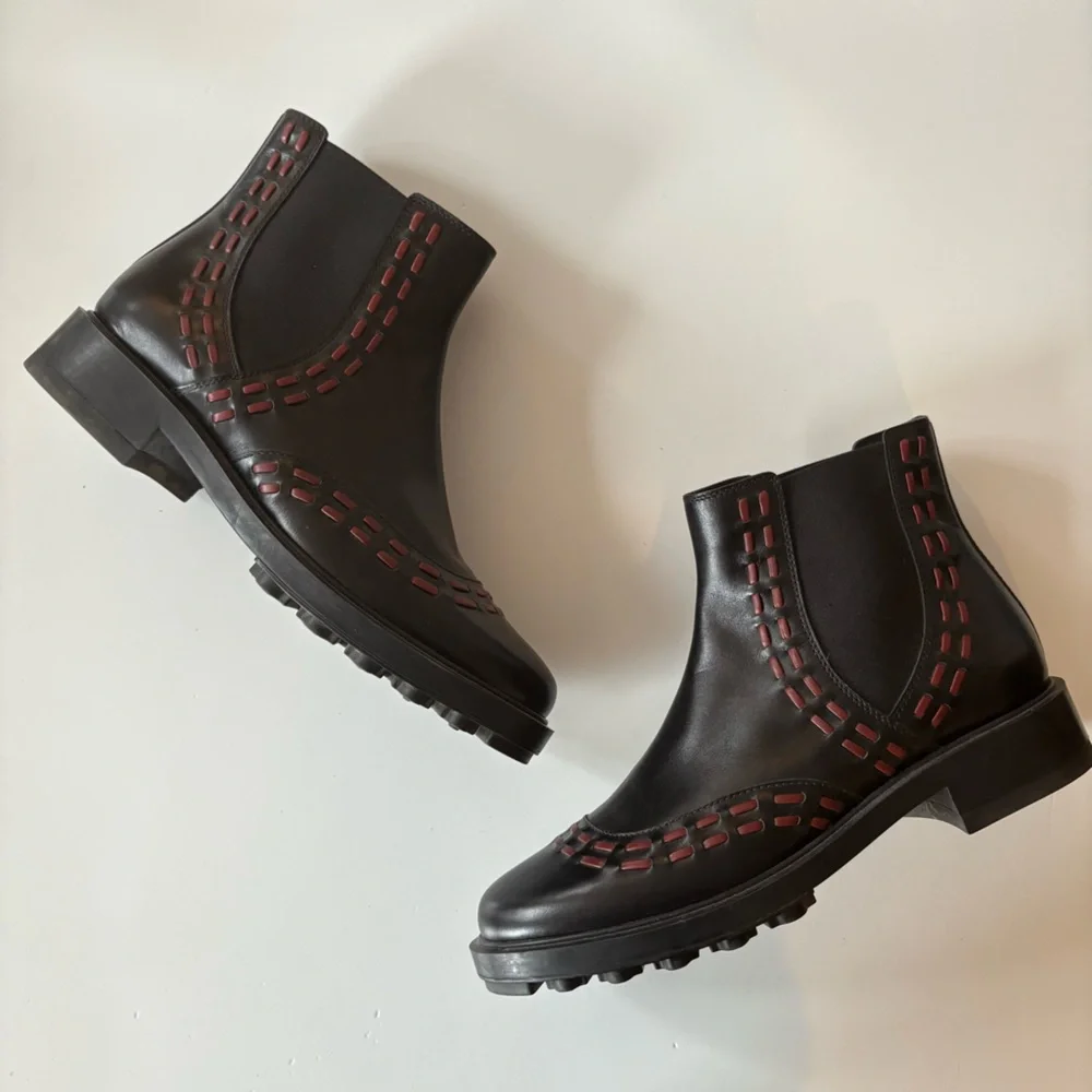 Tod’s ||‎ Whipstitched Chelsea Moto Boots Black Red 39